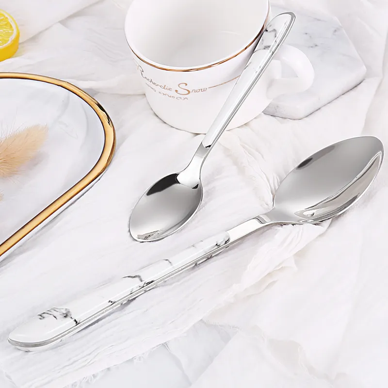 أطقم أدوات المائدة المنزلية الجيدة المصنوعة من الفولاذ المقاوم للصدأ والمصنوعة من الفولاذ المقاوم للصدأ والمحمولة بالكامل من الفولاذ المقاوم للصدأ، ملاعق عشاء وشوك وسكاكين