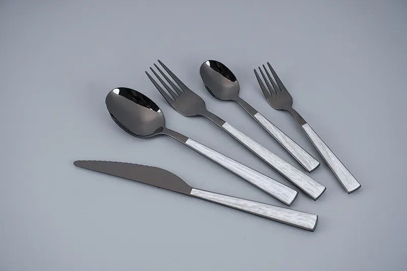 المصنع مباشرة طقم أدوات مائدة من الفولاذ المقاوم للصدأ بمقبض بلاستيكي رخامي 5 نجوم للفندق قابل لإعادة الاستخدام من الفولاذ المقاوم للصدأ طقم أدوات مائدة من 20 قطعة ملعقة شوكة سكين شوكة