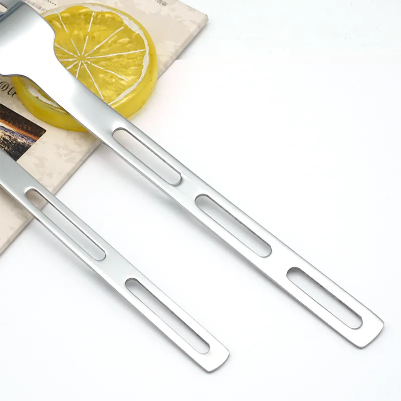 طقم أدوات مائدة من الفولاذ المقاوم للصدأ طقم أدوات مائدة من الفولاذ المقاوم للصدأ ملعقة بمقبض بلاستيكي شوك وسكاكين خارجية مزورة طقم أدوات مائدة بمقبض بلاستيكي