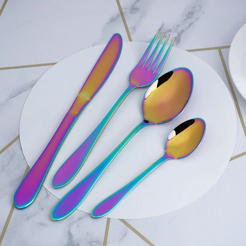 طقم أدوات مائدة من الفولاذ المقاوم للصدأ مطلي بطبقة من الفولاذ المقاوم للصدأ بلون قوس قزح وآمن للغسيل في غسالة الأطباق