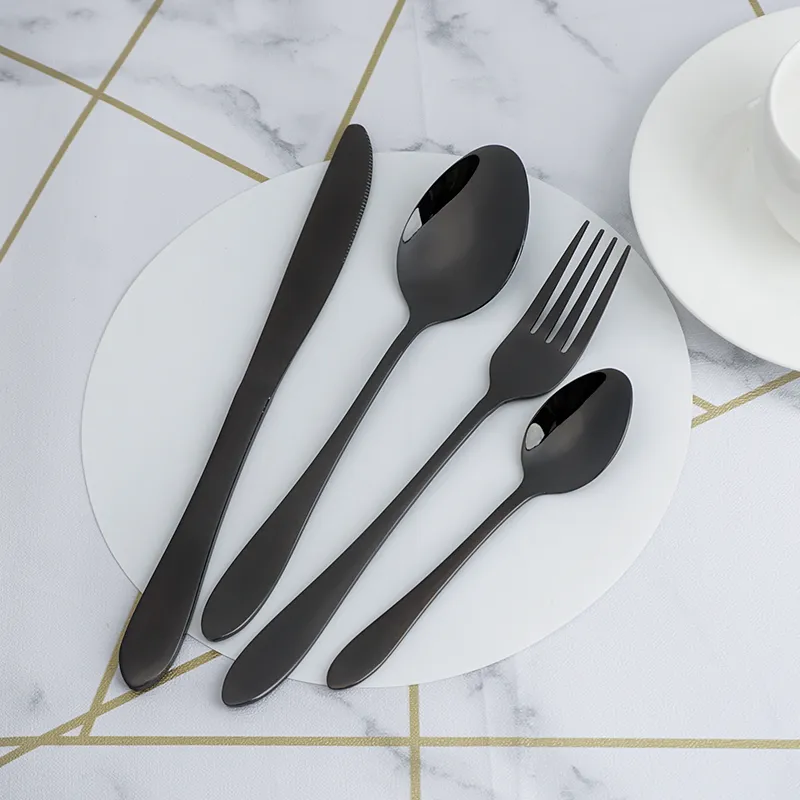 طقم أدوات مائدة من الفولاذ المقاوم للصدأ مطلي بطبقة من الفولاذ المقاوم للصدأ بلون قوس قزح وآمن للغسيل في غسالة الأطباق