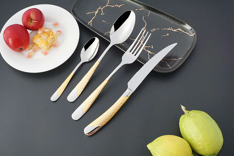 Großhandel Luxus Metallbesteck Gold Silber Edelstahl Steakmesser Gabel Löffel für zu Hause oder Hochzeit nachhaltig für Veranstaltungen