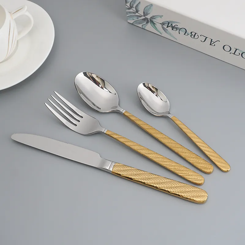 طقم أدوات مائدة ملكي من الفولاذ المقاوم للصدأ لحفلات الزفاف طقم أدوات مائدة من الفولاذ المقاوم للصدأ الملكي لحفلات الزفاف ملمع مرآة للبيع الساخن طقم أدوات مائدة حديث فاخر مصقول بالذهب