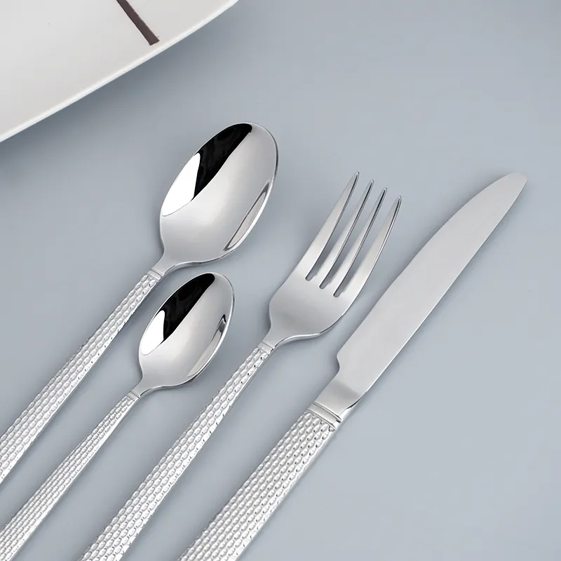 طقم أدوات مائدة زفاف مصقول كالمرآة الفاخر طقم أدوات مائدة زفاف ممتازة سكين شوكة ملعقة 4 قطع مع علبة هدايا