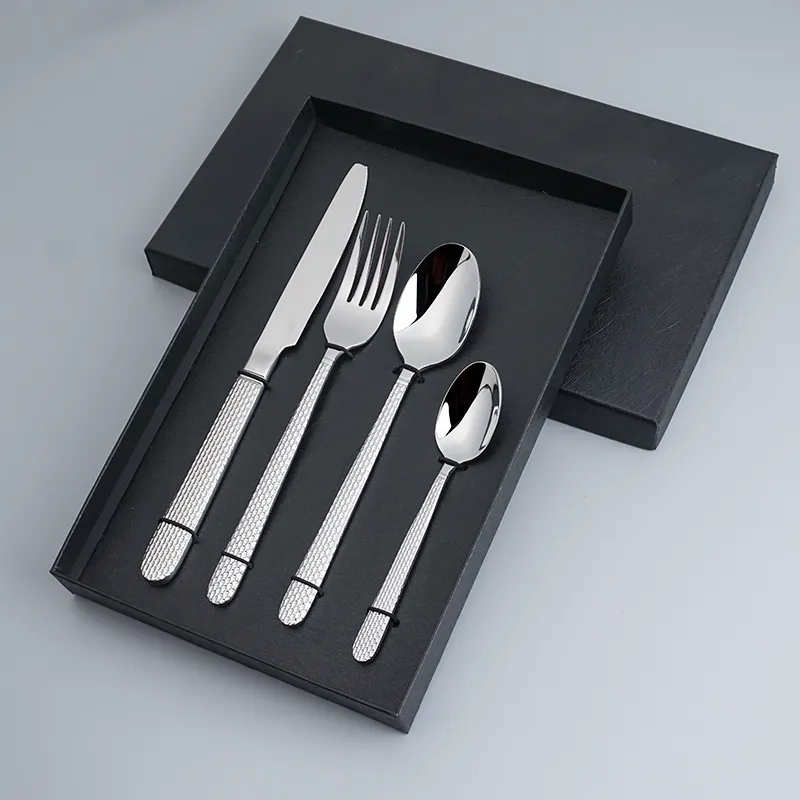 طقم أدوات مائدة زفاف مصقول كالمرآة الفاخر طقم أدوات مائدة زفاف ممتازة سكين شوكة ملعقة 4 قطع مع علبة هدايا