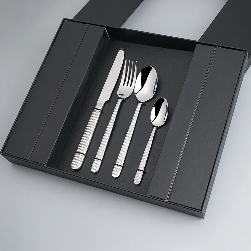 طقم أدوات مائدة زفاف مصقول كالمرآة الفاخر طقم أدوات مائدة زفاف ممتازة سكين شوكة ملعقة 4 قطع مع علبة هدايا