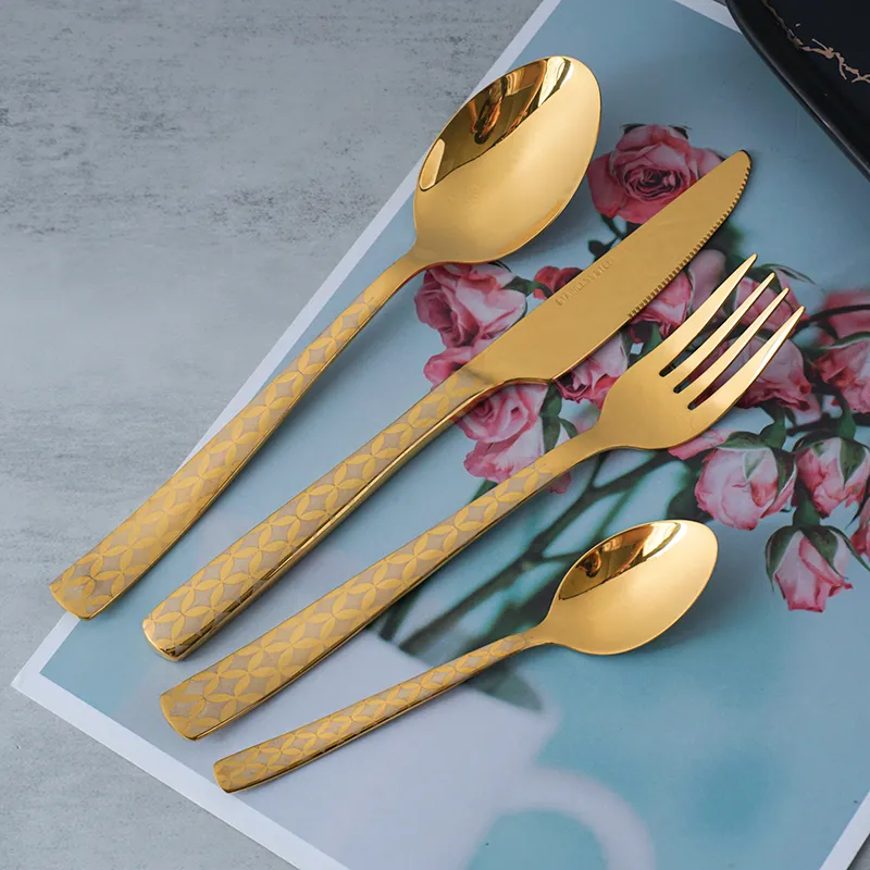 حار بيع الساخن أدوات المائدة شوكة سكين ملعقة ملعقة صغيرة 4 قطع طقم أدوات مائدة من الفولاذ المقاوم للصدأ مطلي بالذهب لفندق مطعم