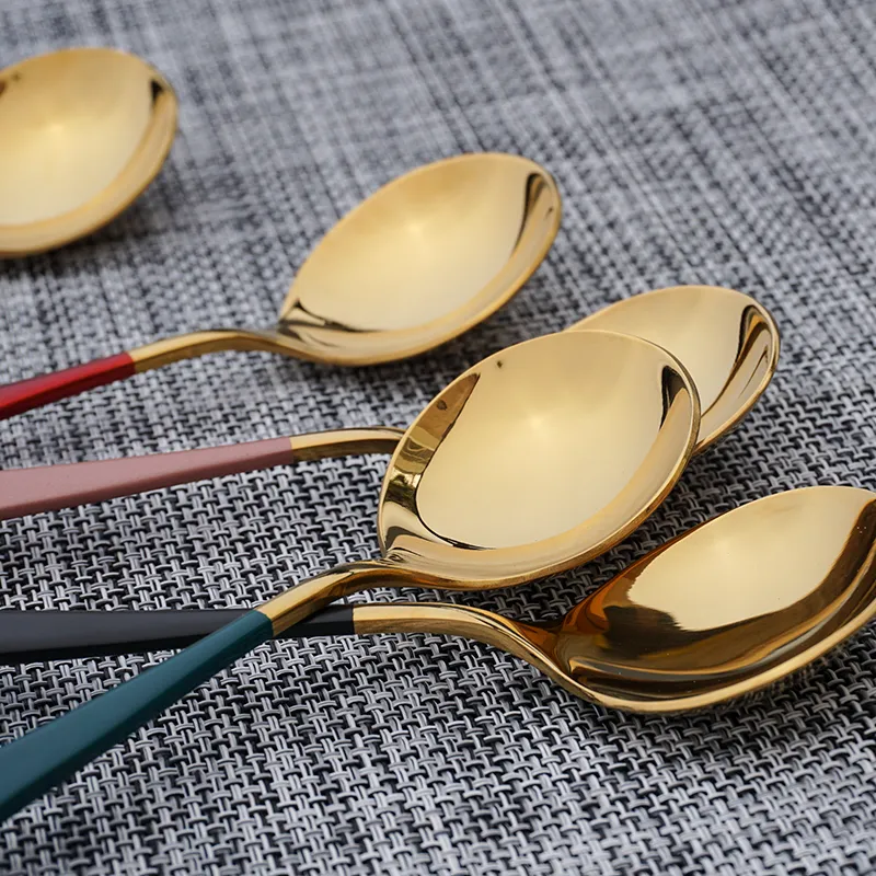 Lebensmittelqualität bunte Edelstahl kreative koreanische Löffel goldenen Kaffee Schröpfen Löffel runden Löffel